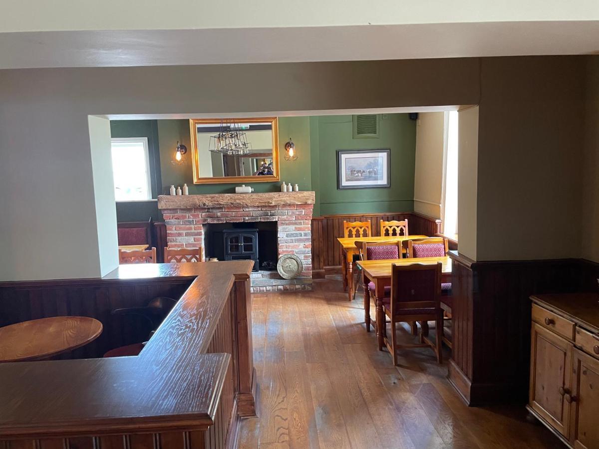 The Swan Inn East Ilsley Exteriör bild